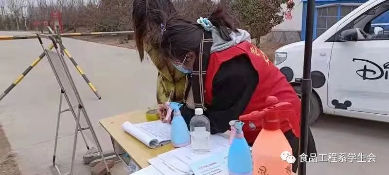 张幔婷.jpg 张幔婷.jpg