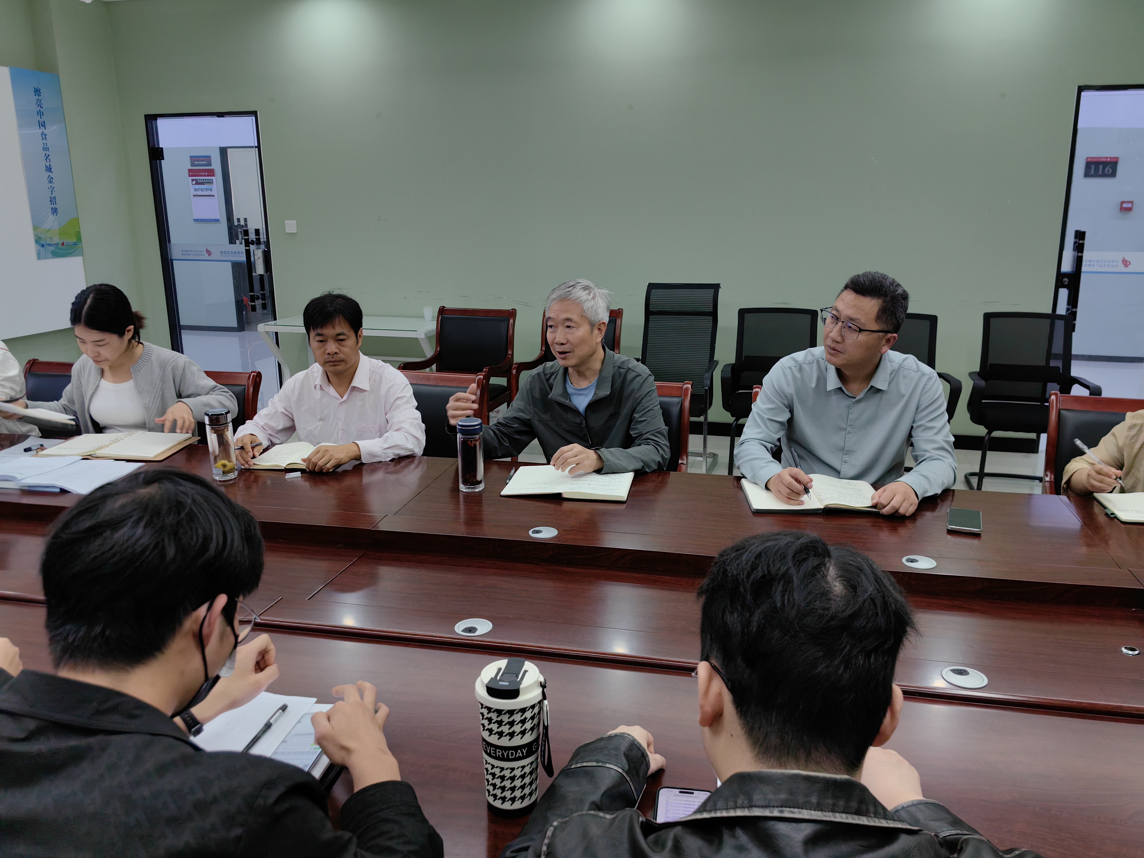 5a8ec6a55c68630879325f0188f29351.jpg 5a8ec6a55c68630879325f0188f29351.jpg