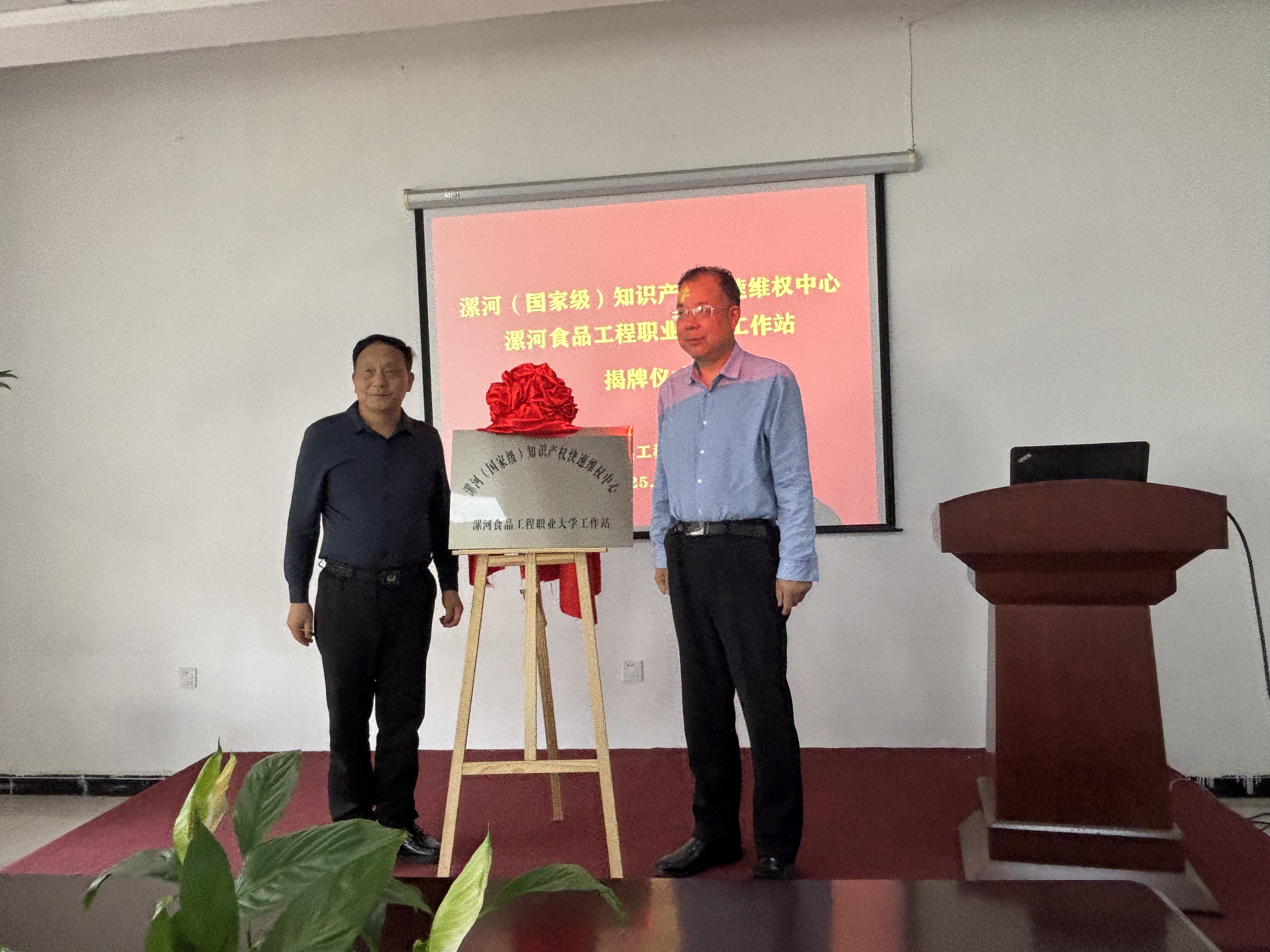 a5e9d8cba6c581a32b0f429e91246c0.jpg a5e9d8cba6c581a32b0f429e91246c0.jpg